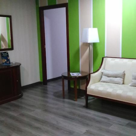 Hotel Nuevo Ara Caces Zewnętrze zdjęcie