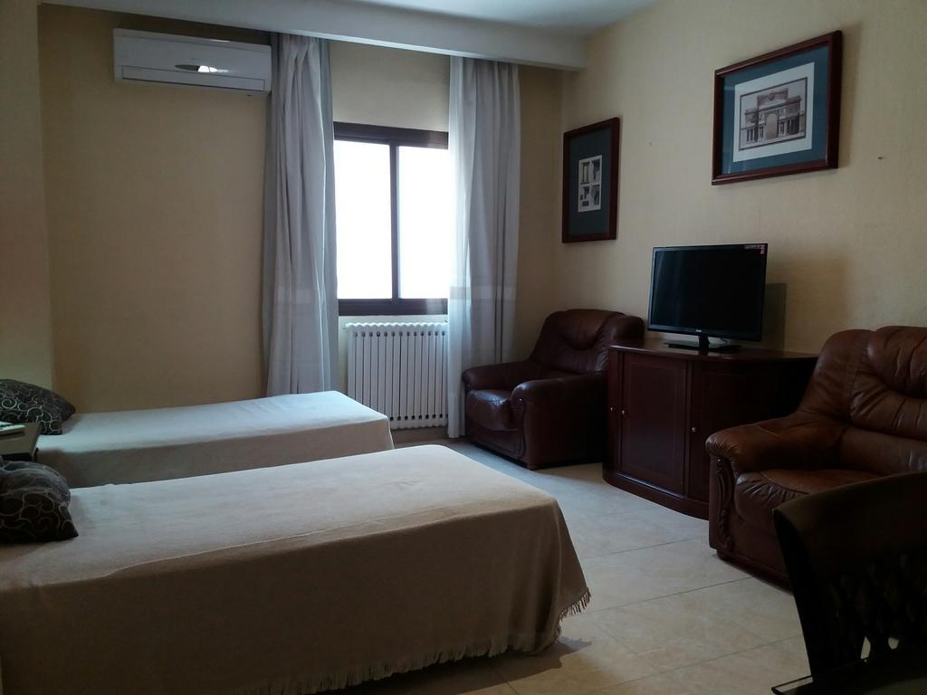 Hotel Nuevo Ara Caces Zewnętrze zdjęcie