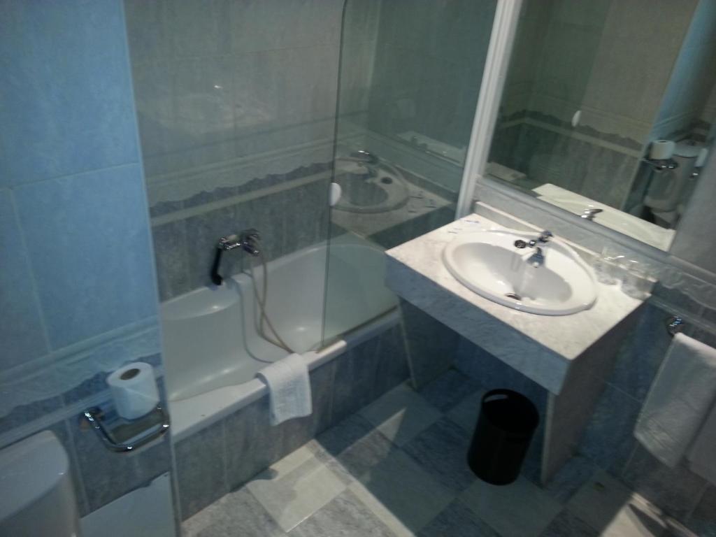 Hotel Nuevo Ara Caces Zewnętrze zdjęcie