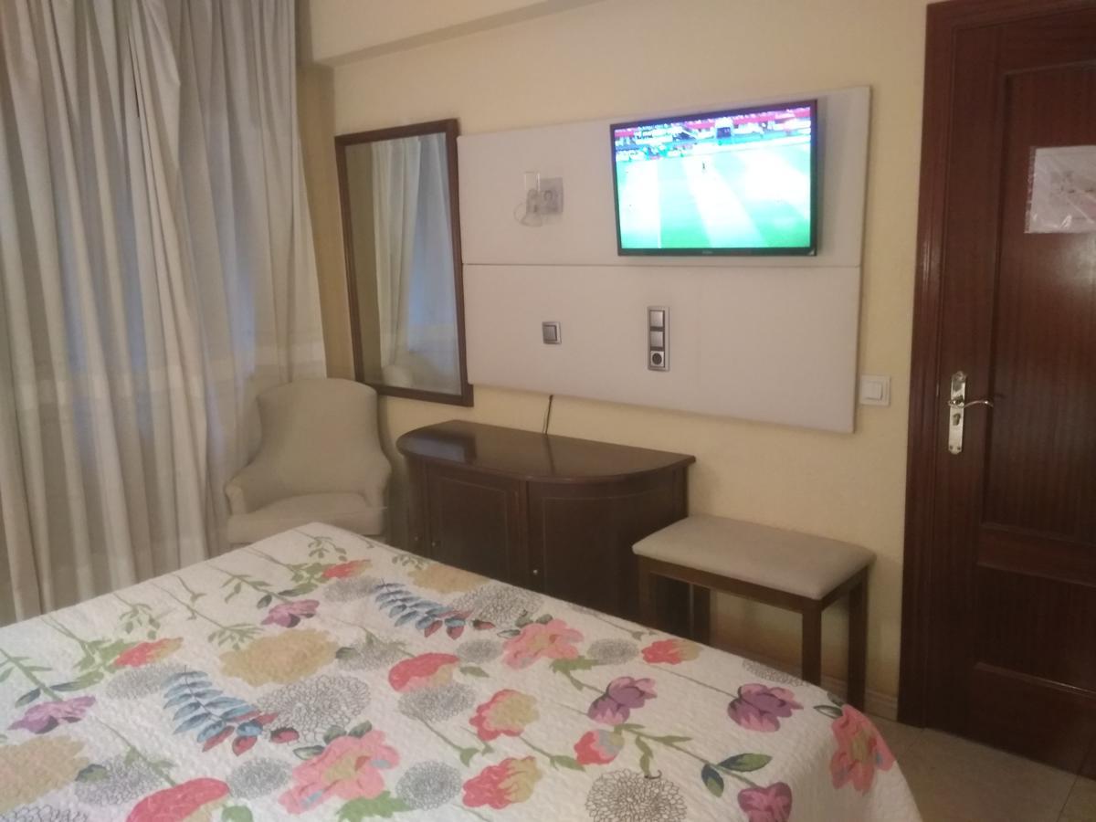 Hotel Nuevo Ara Caces Zewnętrze zdjęcie