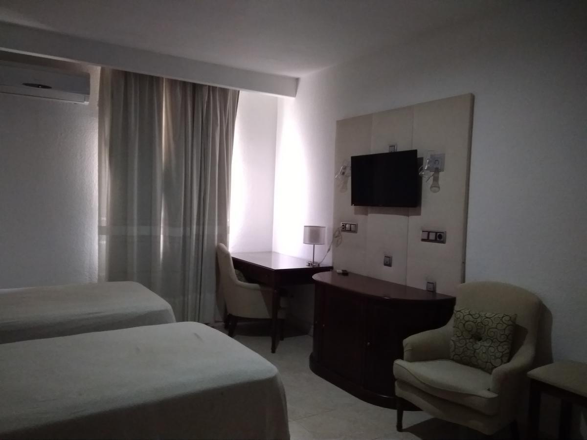 Hotel Nuevo Ara Caces Zewnętrze zdjęcie