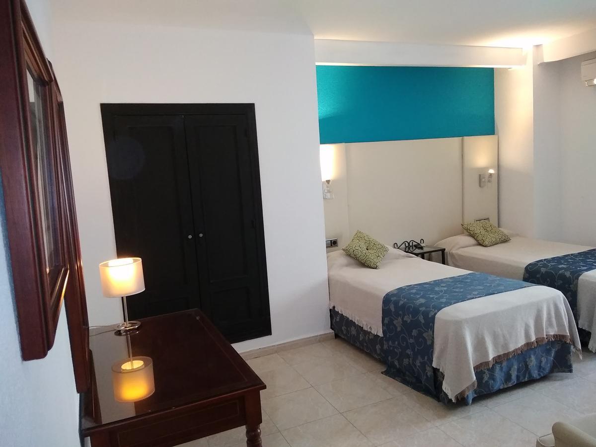 Hotel Nuevo Ara Caces Zewnętrze zdjęcie