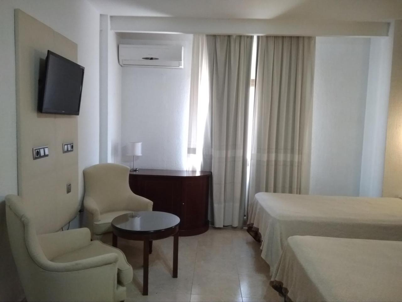 Hotel Nuevo Ara Caces Zewnętrze zdjęcie