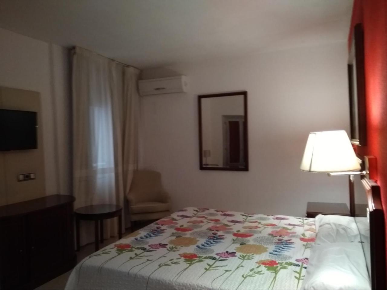 Hotel Nuevo Ara Caces Zewnętrze zdjęcie